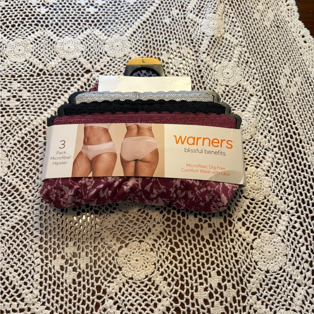Warner's Microfiber Hipster Panties 3-Pack - Burgundy, Black, Beige